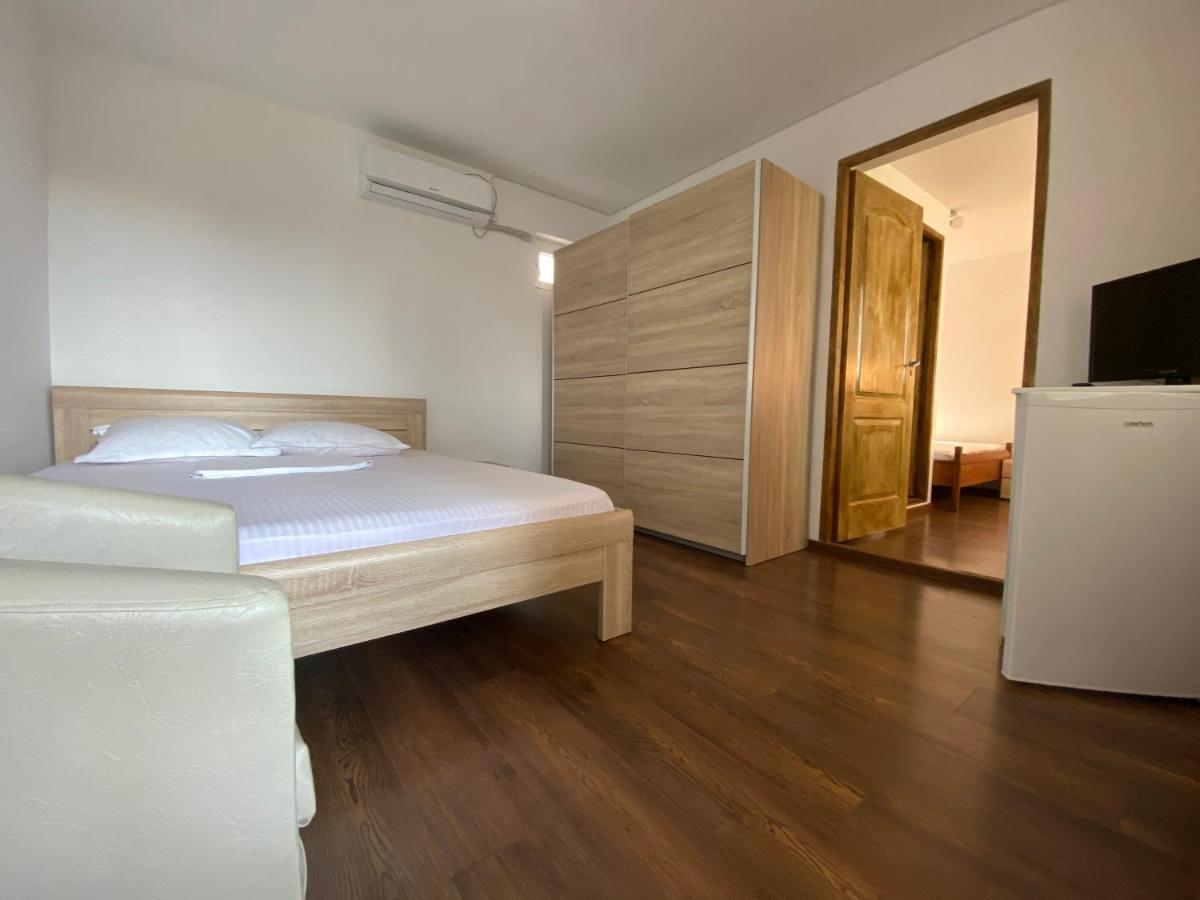 Casa Ciobi Hotel Două Mai Kültér fotó