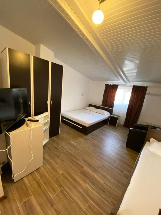 Casa Ciobi Hotel Două Mai Kültér fotó