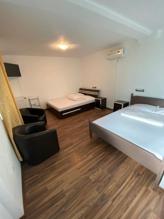 Casa Ciobi Hotel Două Mai Kültér fotó
