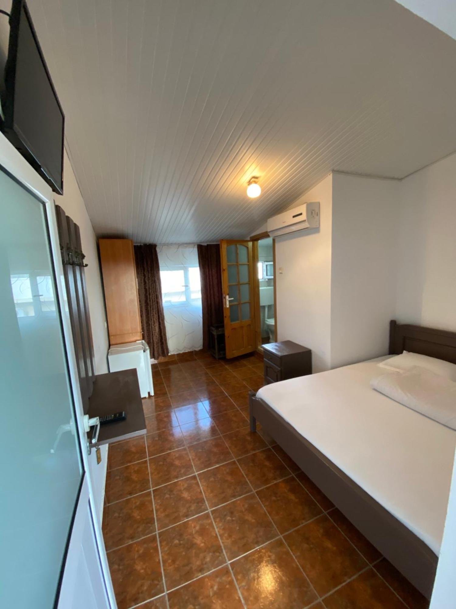 Casa Ciobi Hotel Două Mai Szoba fotó